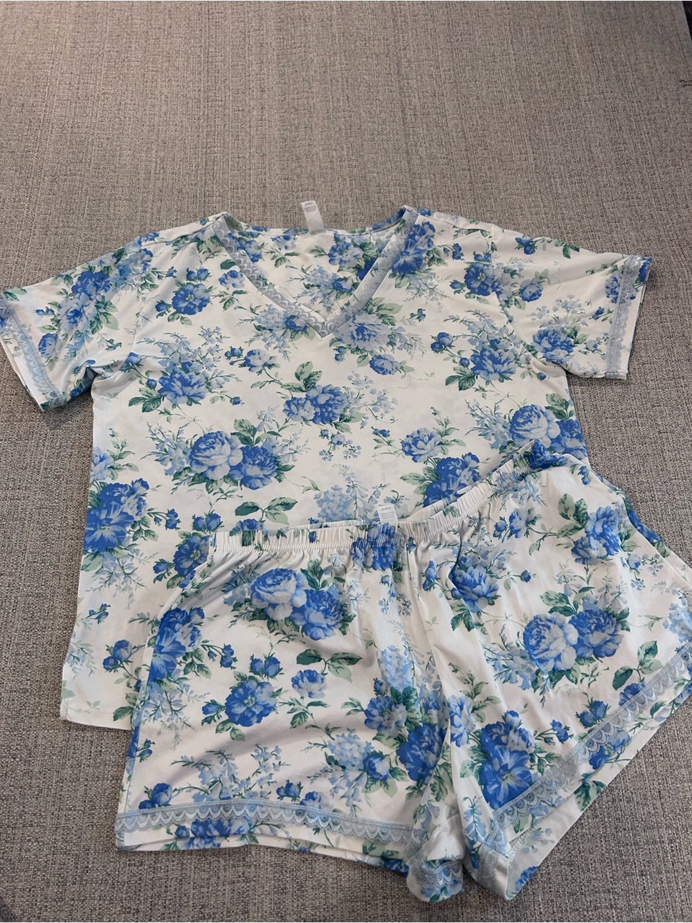 White & Blue Floral Short Sleeve Top and Shorts Pajama Set. Size M